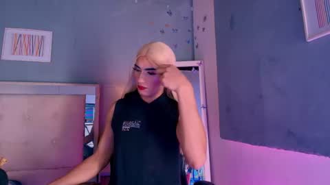 Snapshot of emily_castillo1_ chatting on 6, 7, 2026 emily_castillo1_ online show from 6, 7, 2026