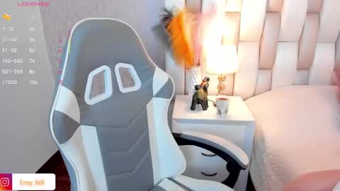 Snapshot of emily_hill___ chatting on 26, 1, 2025 EMILY Monday 5-2 am From Tuesday to Friday5-1 am Colombia time online show from 26, 1, 2025