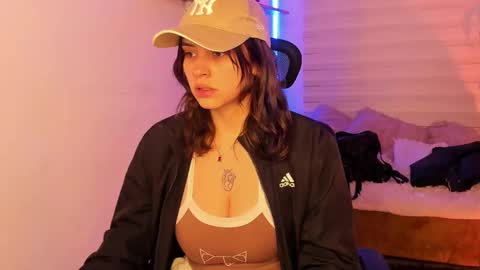 emily_lindey online show from 25, 10, 2025
