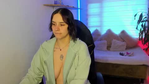 emily_lindey online show from 26, 10, 2025