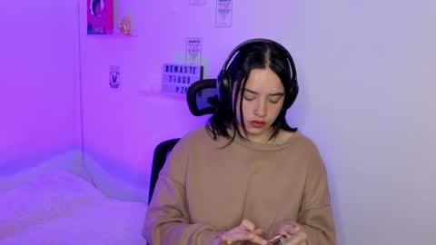 Emily Lindey online show from 20, 3, 2026