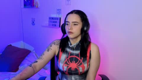 Emily Lindey online show from 31, 3, 2026