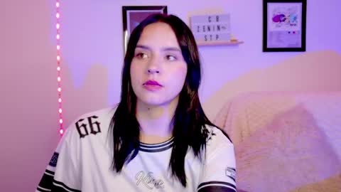 Snapshot of emily_lindey_ chatting on 12, 6, 2026 Emily Lindey online show from 12, 6, 2026