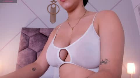 Snapshot of emily_nova_ chatting on 5, 4, 2026 emily_nova_ online show from 5, 4, 2026