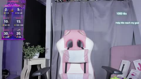 emily_palmeer online show from 26, 2, 2025