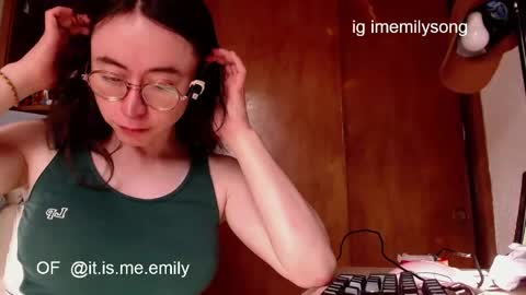Snapshot of emily_pearl_ chatting on 25, 4, 2026 emily_pearl_ online show from 25, 4, 2026