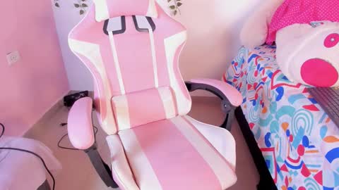 Snapshot of emily_restrepoo chatting on 11, 10, 2025 Emily online show from 11, 10, 2025