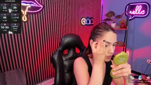 Snapshot of emily_roberts1 chatting on 2, 11, 2025 Emily online show from 2, 11, 2025