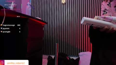 Snapshot of emily_roberts1 chatting on 3, 11, 2025 Emily online show from 3, 11, 2025