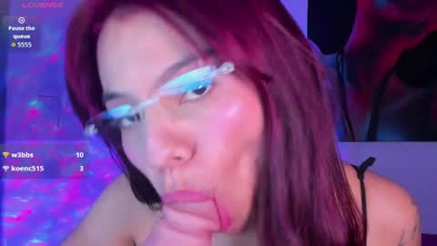 Snapshot of emily_rosinn chatting on 17, 5, 2026 Emily online show from 17, 5, 2026