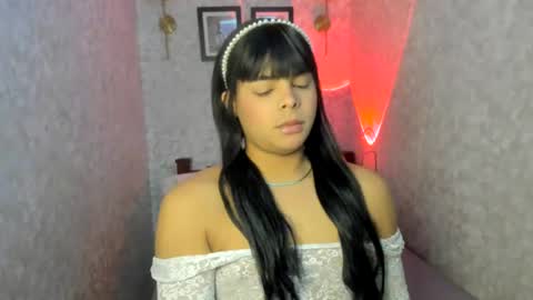 Snapshot of emily_rosue_ chatting on 14, 7, 2026 emily_rosue_ online show from 14, 7, 2026