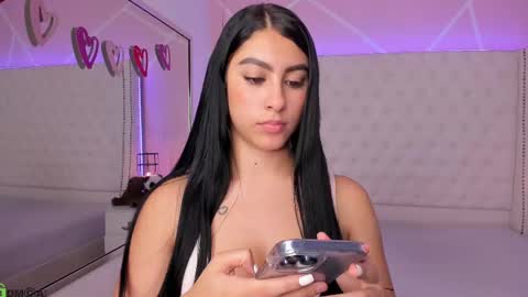 Snapshot of emily_roux chatting on 26, 2, 2025 EMILY online show from 26, 2, 2025