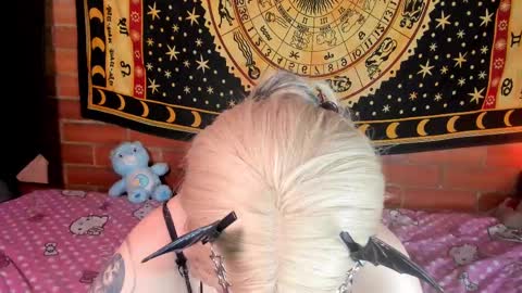 emily_salvatore online show from 5, 2, 2025