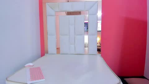 Snapshot of emily_sexy3 chatting on 12, 1, 2025 Emily online show from 12, 1, 2025