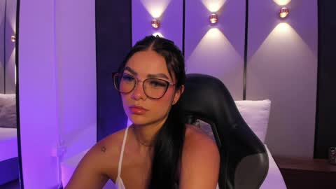 emily_tolson online show from 27, 5, 2026