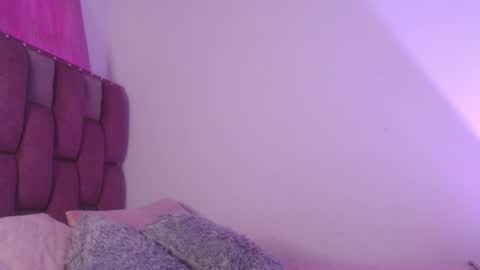 Snapshot of emily_w2 chatting on 5, 5, 2026 emily_w2 online show from 5, 5, 2026