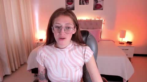 emily_warren__ online show from 7, 10, 2025