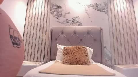  E M Y L Y  online show from 14, 4, 2026