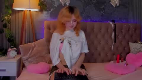 Baby Emelli online show from 19, 12, 2025