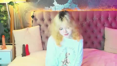 Snapshot of emilyangels chatting on 25, 5, 2026 Baby Emelli online show from 25, 5, 2026