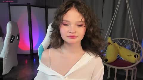 Snapshot of emilychaves chatting on 10, 10, 2025 Emilyhaves online show from 10, 10, 2025