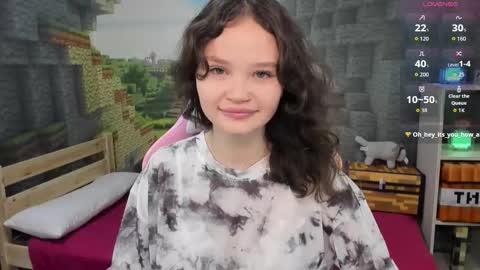 Snapshot of emilychaves chatting on 14, 10, 2025 Emilyhaves online show from 14, 10, 2025