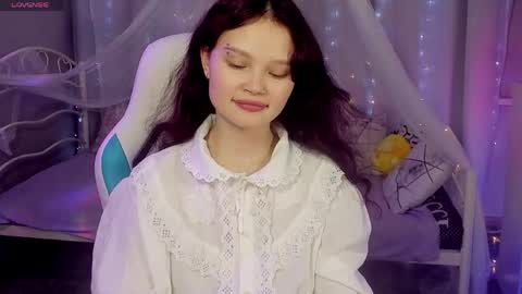 Snapshot of emilychaves chatting on 6, 5, 2026 Emilyhaves online show from 6, 5, 2026