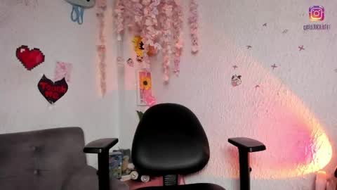 Snapshot of emilycollei chatting on 18, 4, 2026 Emily online show from 18, 4, 2026
