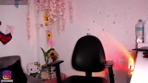 Snapshot of emilycollei chatting on 28, 4, 2026 Emily online show from 28, 4, 2026