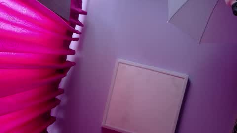 EMELY online show from 19, 12, 2025