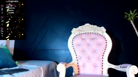 Snapshot of emilyh_ chatting on 19, 12, 2024 Emily online show from 19, 12, 2024
