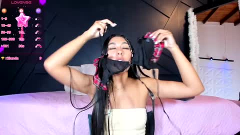 Snapshot of emilyh_ chatting on 17, 1, 2025 Emily online show from 17, 1, 2025