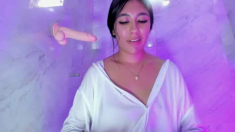 Snapshot of emilyh_ chatting on 25, 1, 2025 Emily online show from 25, 1, 2025