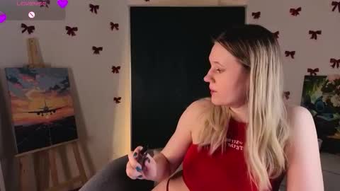 Snapshot of emilyhewell chatting on 14, 2, 2026 Emi online show from 14, 2, 2026