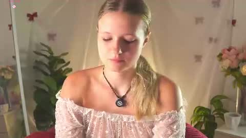 Snapshot of emilyhewell chatting on 5, 7, 2026 Emi online show from 5, 7, 2026