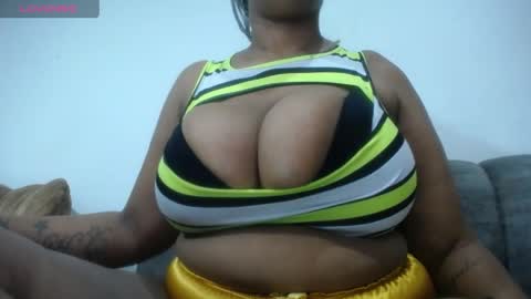 Snapshot of emilyhines__ chatting on 16, 4, 2026 Emilyhines online show from 16, 4, 2026