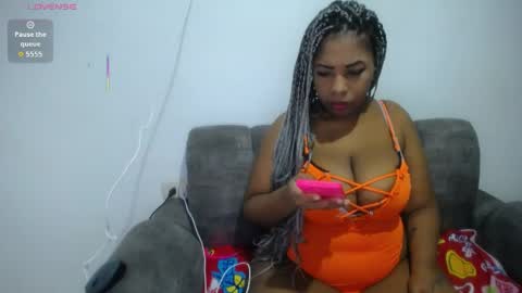 Snapshot of emilyhines__ chatting on 24, 4, 2026 Emilyhines online show from 24, 4, 2026