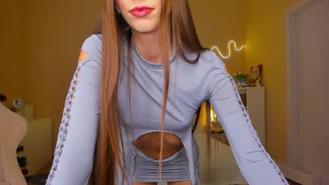 Snapshot of emilyhoston chatting on 21, 1, 2025 Alina online show from 21, 1, 2025