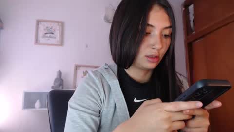 Snapshot of emilyjangcandy_ chatting on 17, 2, 2025 Emily Jang online show from 17, 2, 2025