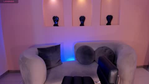 Snapshot of emilyjohnsonx chatting on 21, 10, 2025 Emily online show from 21, 10, 2025