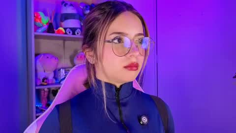 Snapshot of emilykarterr chatting on 8, 5, 2026 VALEEEN online show from 8, 5, 2026