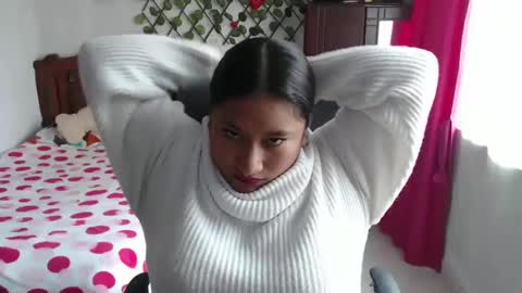 Emily Cortez online show from 28, 12, 2024