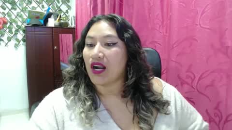 Emily Cortez online show from 19, 2, 2025