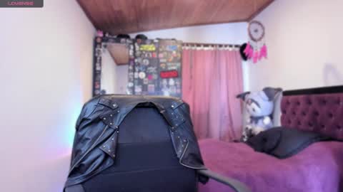  Emily Support me to have 100 likes plx online show from 24, 1, 2025