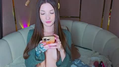 Snapshot of emilytrays chatting on 20, 6, 2026 Emily wish-list online show from 20, 6, 2026