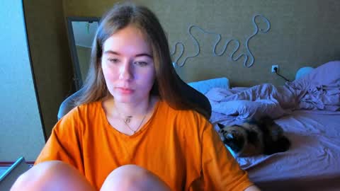 Snapshot of emilyy____ chatting on 16, 4, 2026 Emily online show from 16, 4, 2026