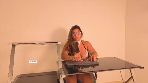 Snapshot of emilyy_cooperr chatting on 16, 7, 2026 emilyy_cooperr online show from 16, 7, 2026