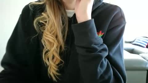 emilly online show from 30, 10, 2025