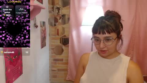 Snapshot of emitaa17228 chatting on 7, 2, 2025 emma online show from 7, 2, 2025