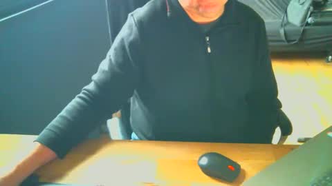 Snapshot of emjea_bi chatting on 14, 1, 2026 Emjea online show from 14, 1, 2026